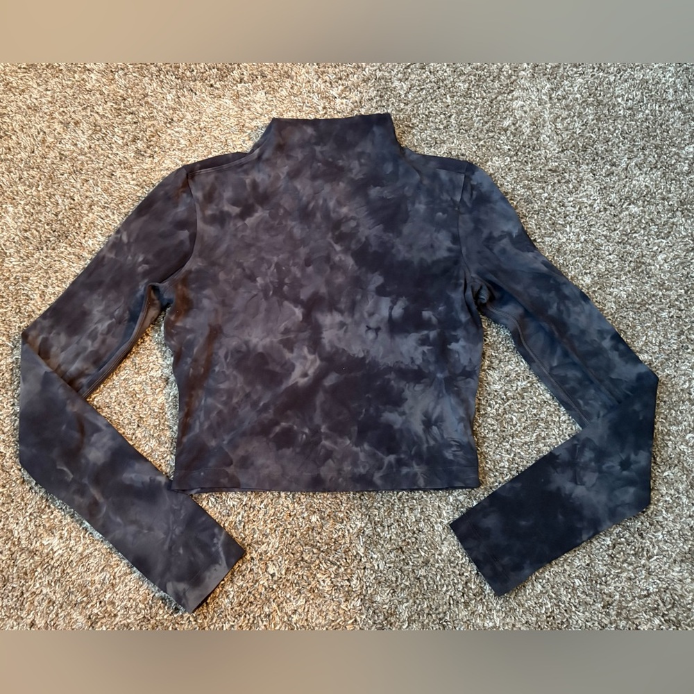 Lululemon fitted cropped long sleeve top size 4